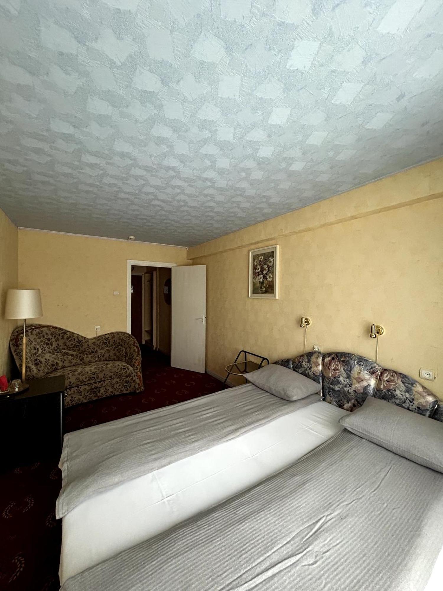 Hotel Talsi Kültér fotó