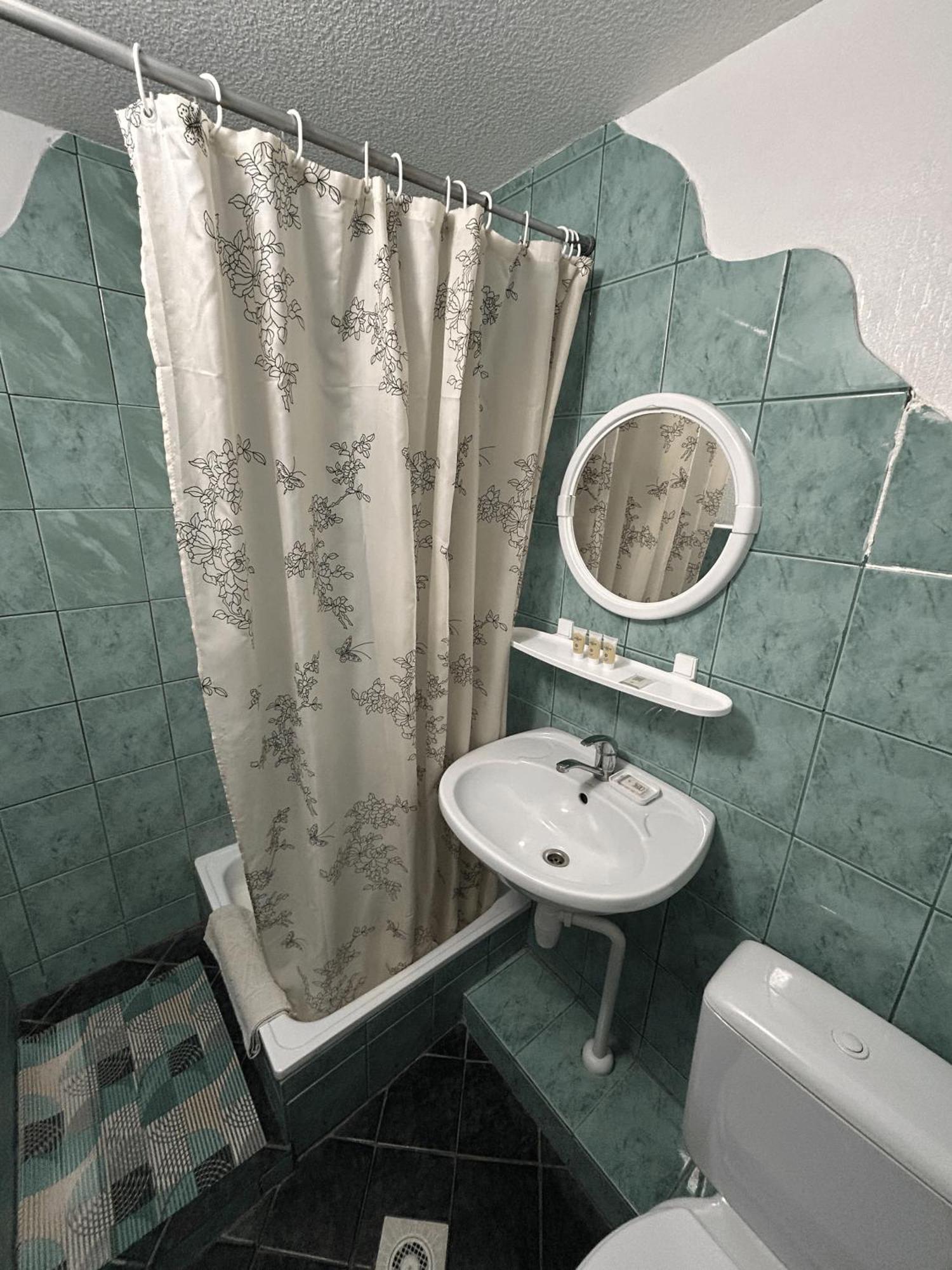 Hotel Talsi Kültér fotó